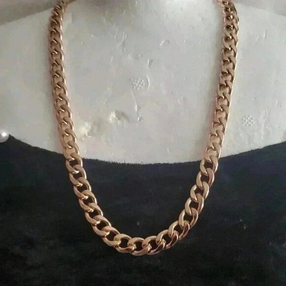 Fashion gold short necklaces - Picture 4 of 4